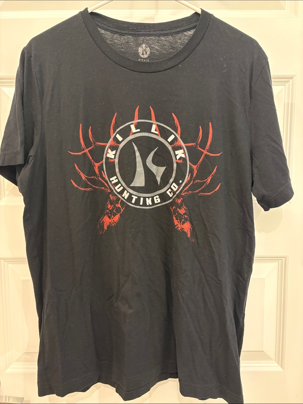Killik Hunting Co. Men's Black Short Sleeve Graphic Tee with Red Accent